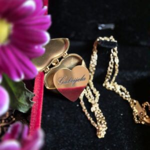 Necklace with heart