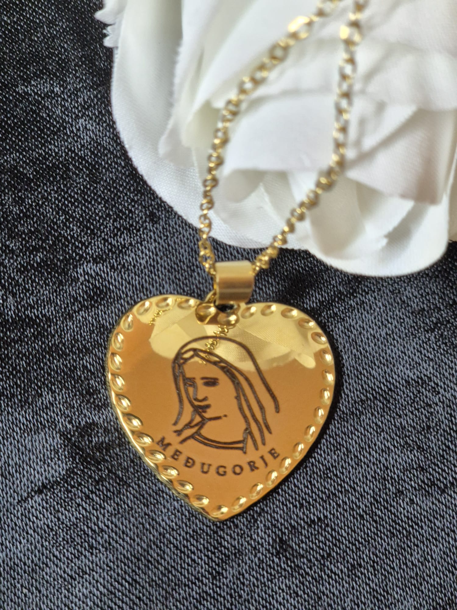 Necklace ,Virgin Mary Međugorje with heart - Image 2