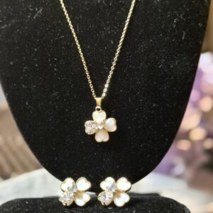 Four-leaf clover ,stylish set necklace & earrings